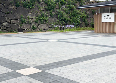 しろテラス前広場の写真